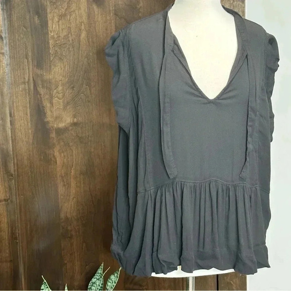 Free Assembly women’s Size XXXL 3X 100% viscose blouse v neck top black flowy - Picture 1 of 6